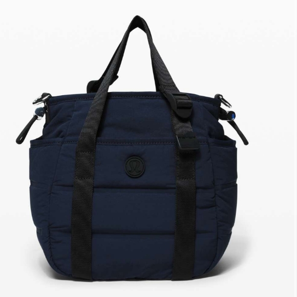 lululemon athletica Handbags - NWOT Lululemon Dash All Day Bucket Bag Tote